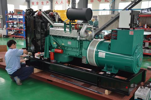 為了發(fā)電機組成功發(fā)出，華全的她真是拼了