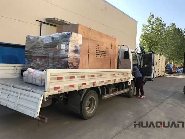 2018年5月2日一臺(tái)50kw發(fā)電機(jī)組和一臺(tái)300kw發(fā)電機(jī)組成功發(fā)往山東省濱州市