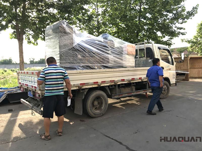 一臺(tái)HQ350GF標(biāo)配柴油發(fā)電機(jī)組在6.11號(hào)發(fā)往山東省煙臺(tái)市