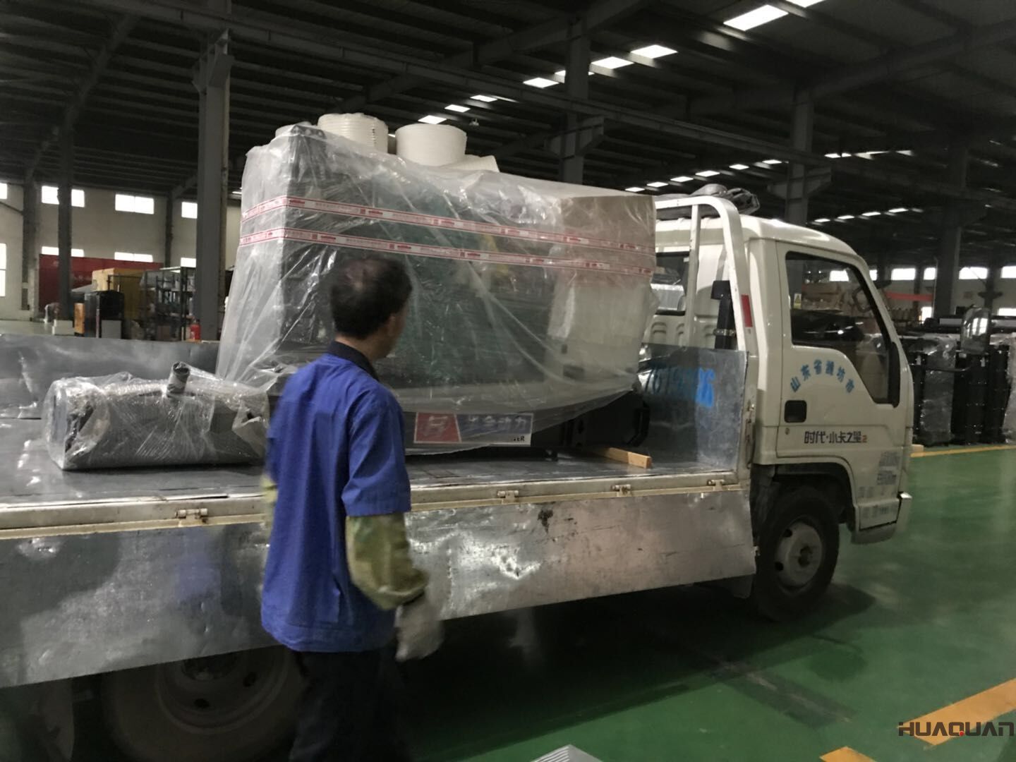 一臺(tái)HQ2QF標(biāo)配汽油一體機(jī)于7月7日順利發(fā)往江蘇省