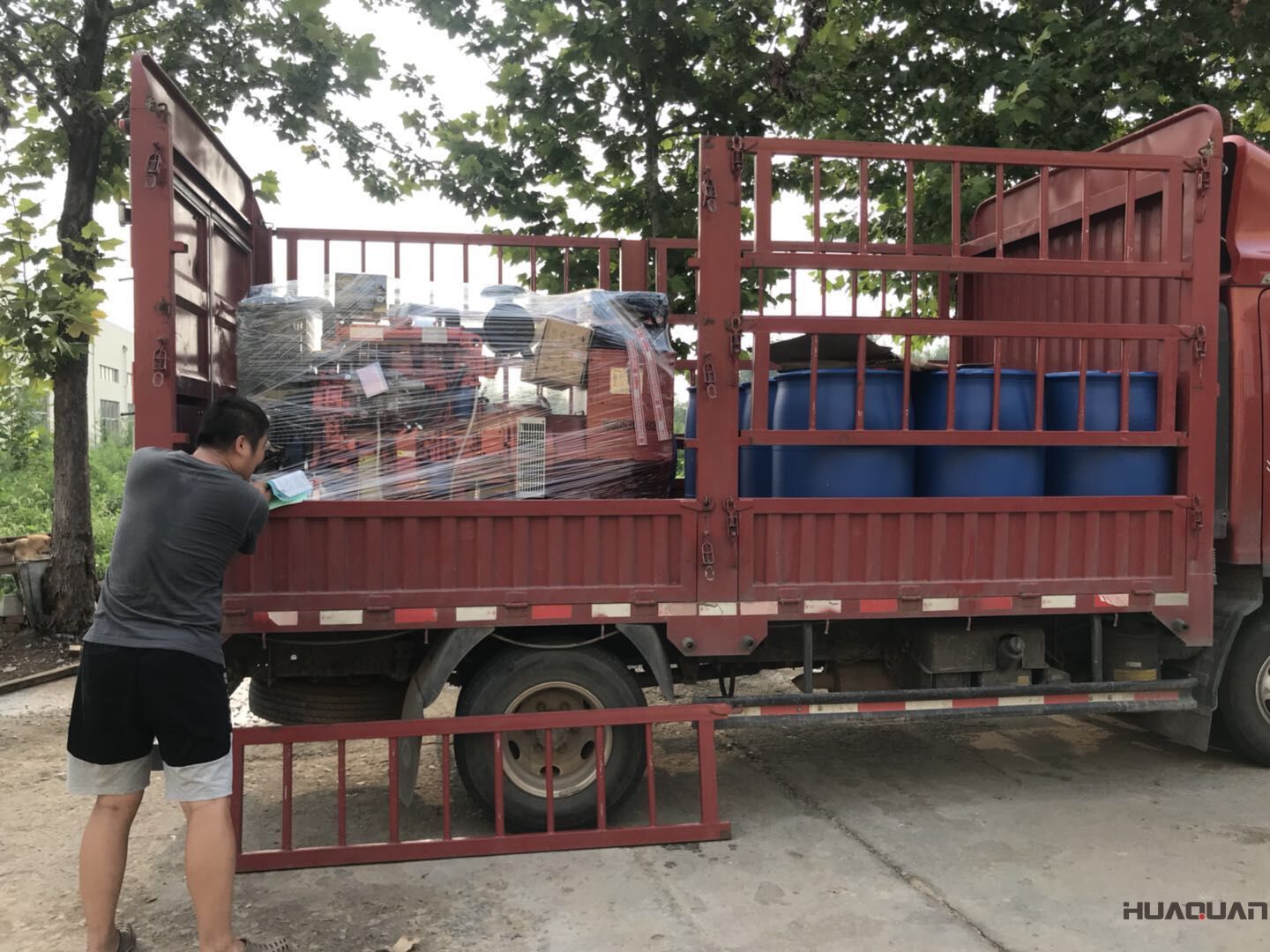 一臺75kw標配柴油發(fā)電機組于8月5日成功發(fā)往山東