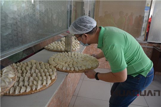 華全動(dòng)力水餃包好了