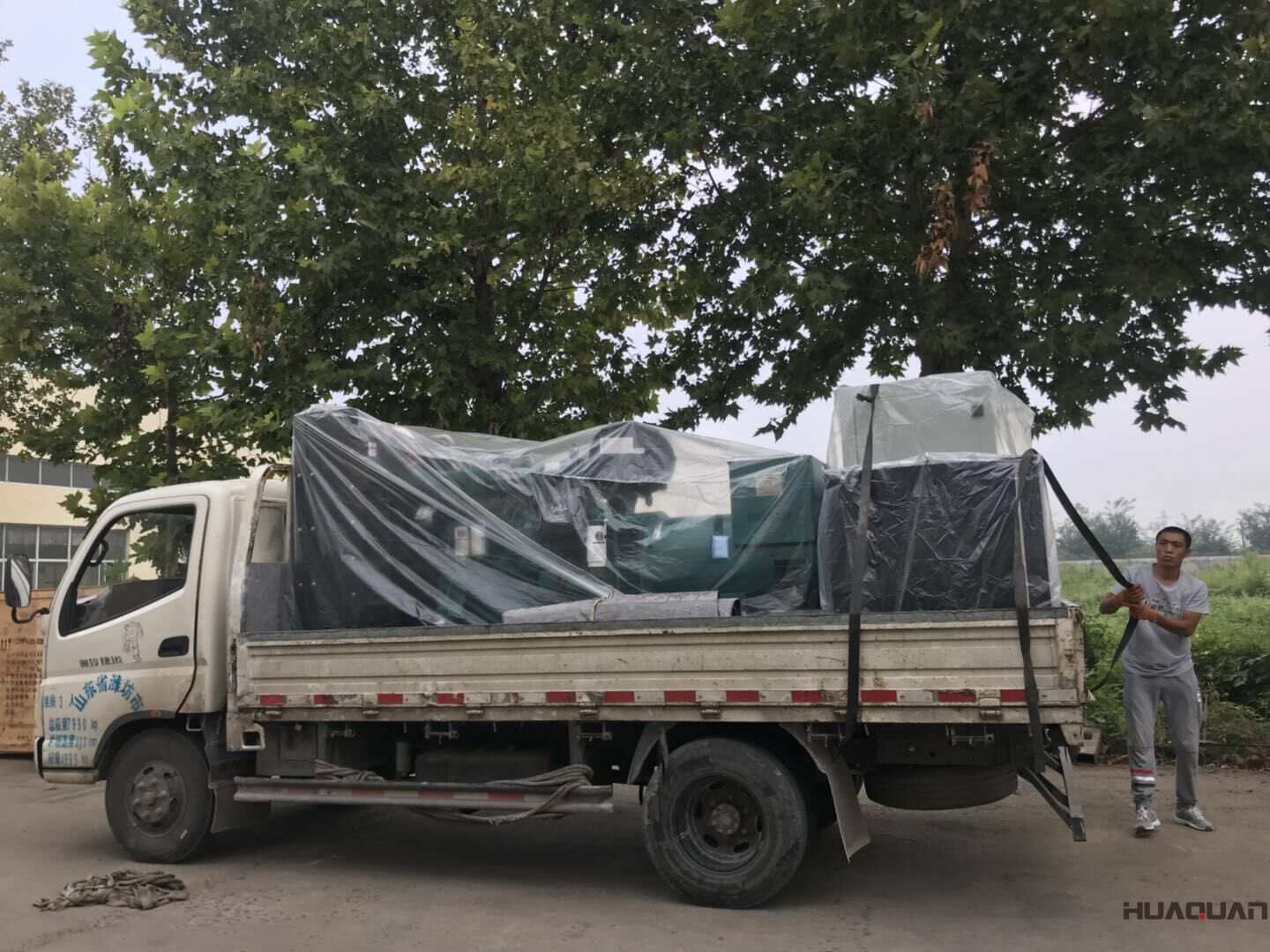 一臺120kw自動化型柴油發(fā)電機(jī)組于9月18日發(fā)往湖南