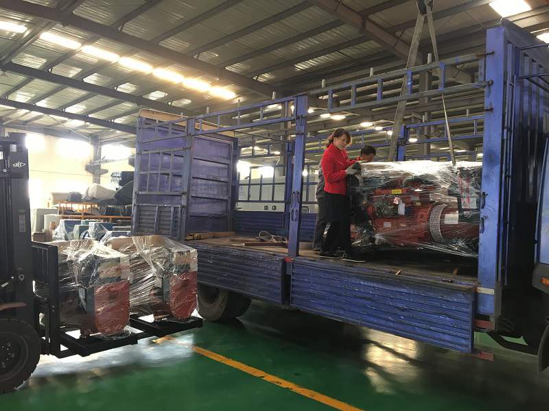 10月16日，一臺(tái)30kw標(biāo)配柴油發(fā)電機(jī)組于華全動(dòng)力順利發(fā)往陜西省