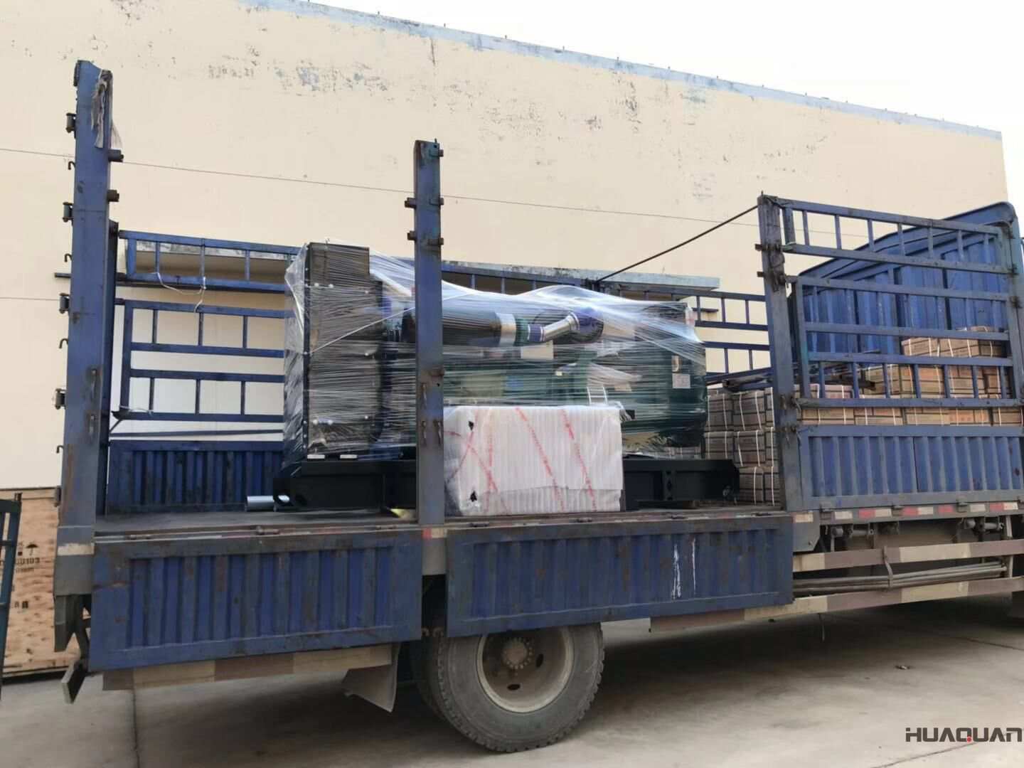 趙先生從華全動力采購的一臺200kw標(biāo)配柴油發(fā)電機(jī)組于11月9日成功發(fā)往四川