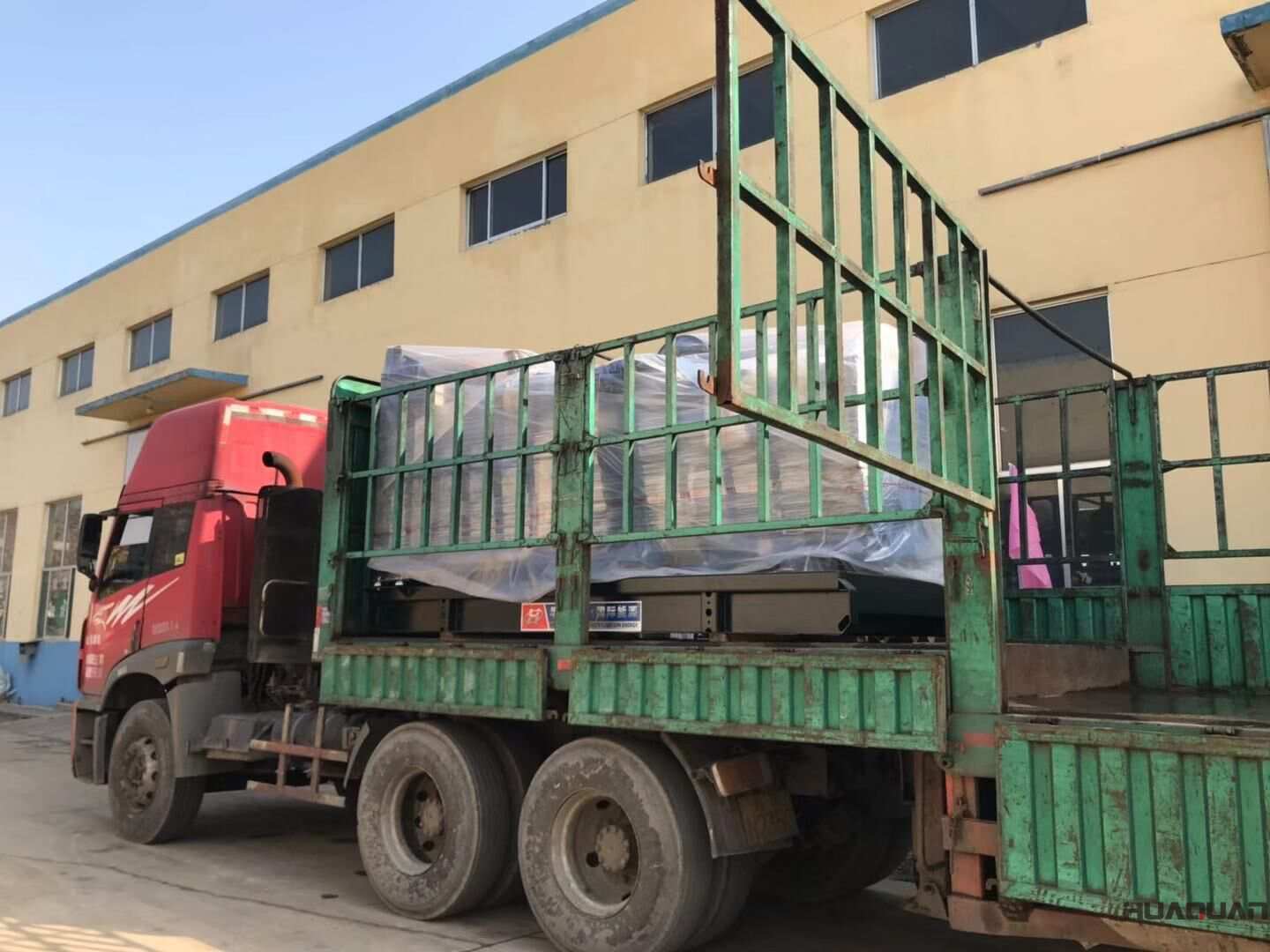 上海李先生從華全動(dòng)力采購(gòu)了一臺(tái)400kw自動(dòng)化柴油發(fā)電機(jī)組，如今已于11月9日成功發(fā)往目的地