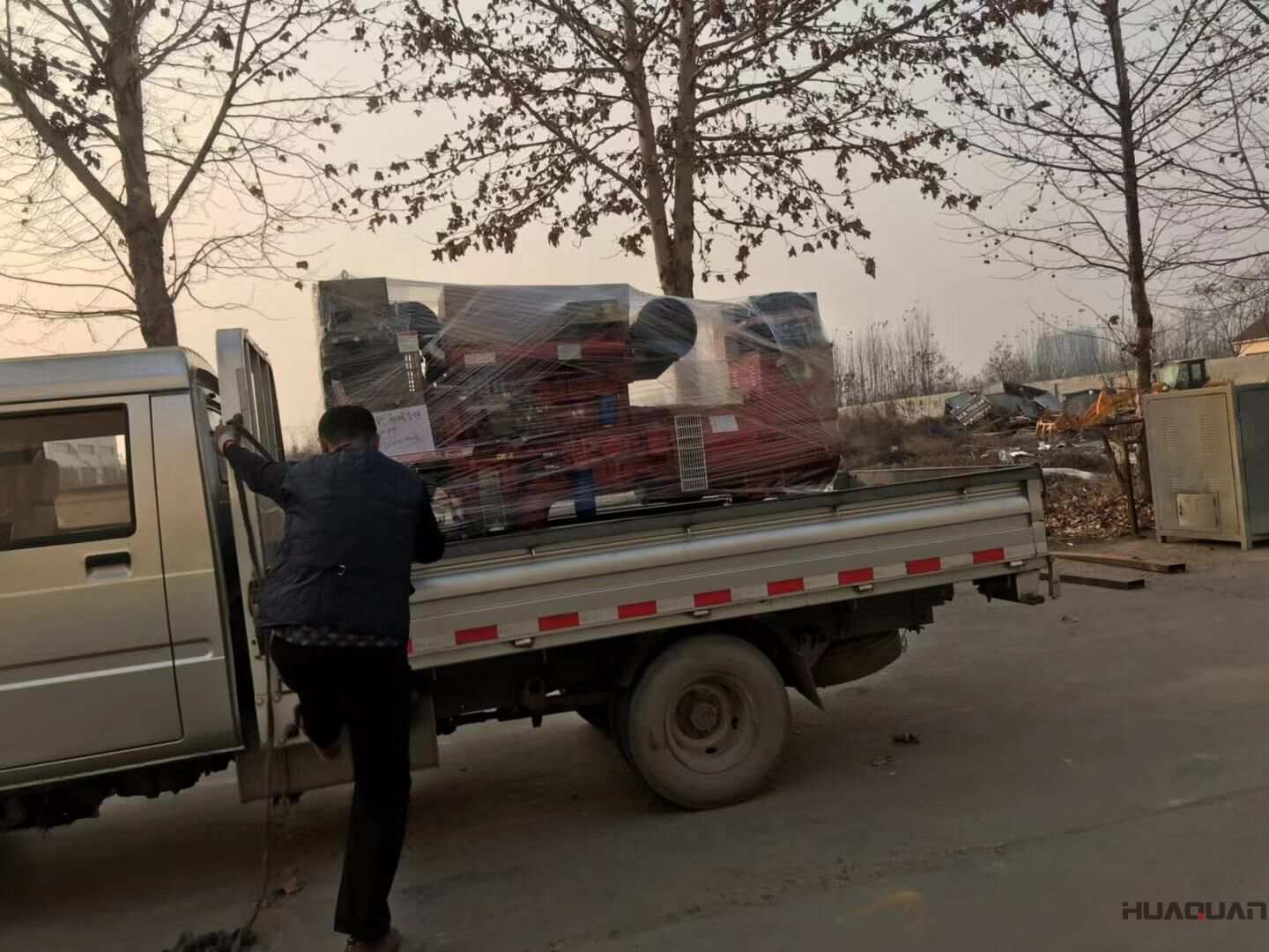 11月30日，張先生從華全動力訂購的一臺120kw自動化柴油發(fā)電機(jī)組現(xiàn)已成功發(fā)往山東省