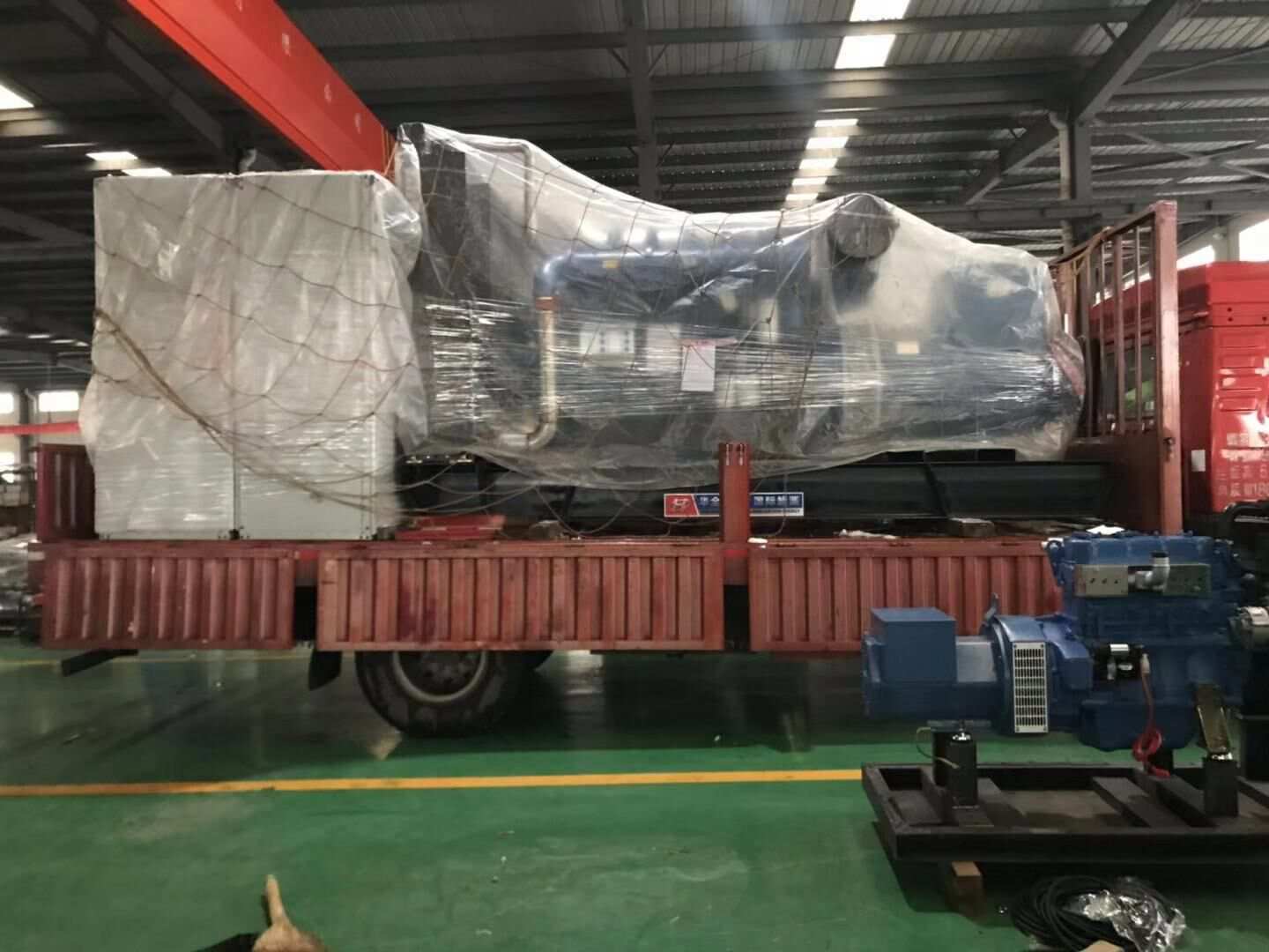 12月9日，李先生從華全動力采購的600kw立柜自啟動柴油發(fā)電機(jī)組順利發(fā)往山東省