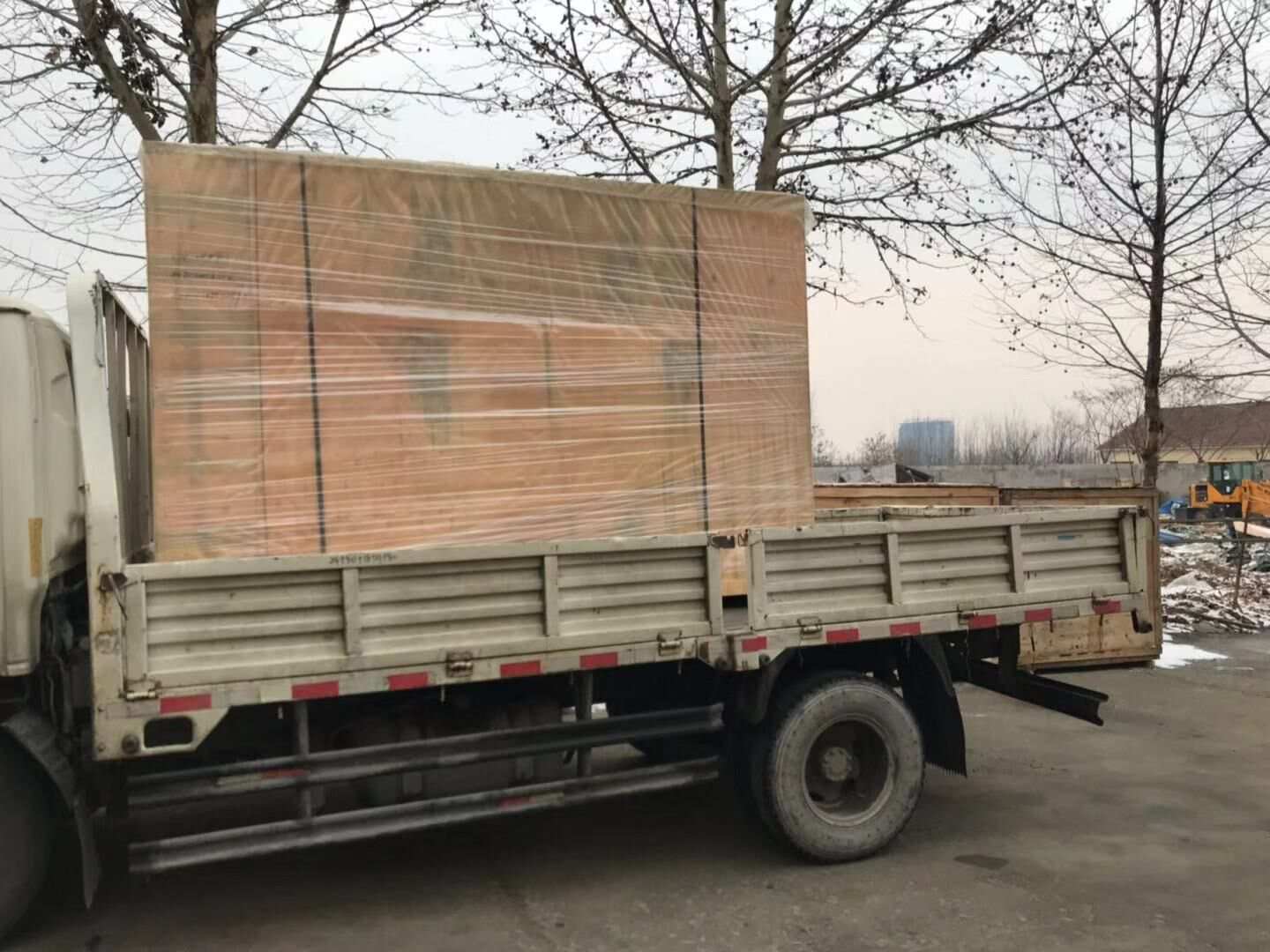 牛先生從華全動(dòng)力采購(gòu)150kw靜音箱柴油發(fā)電機(jī)組于12月17日順利發(fā)往山東省