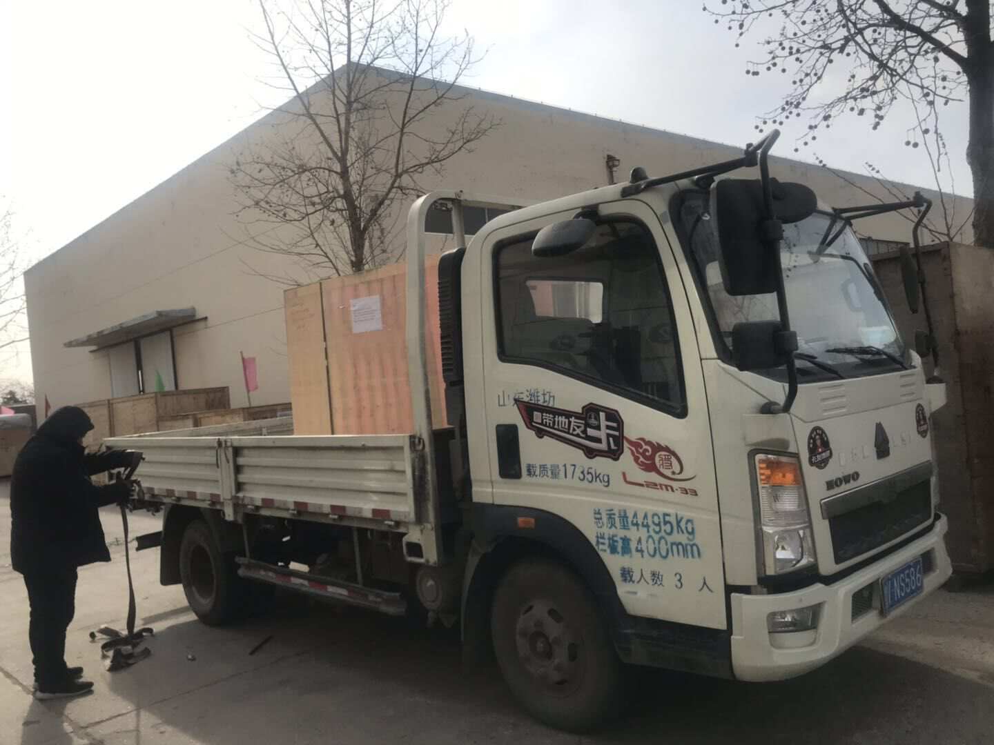 山東省楊先生從華全動力代裝的一臺30kw靜音式防雨棚柴油發(fā)電機(jī)組于1月7日順利發(fā)往目的地