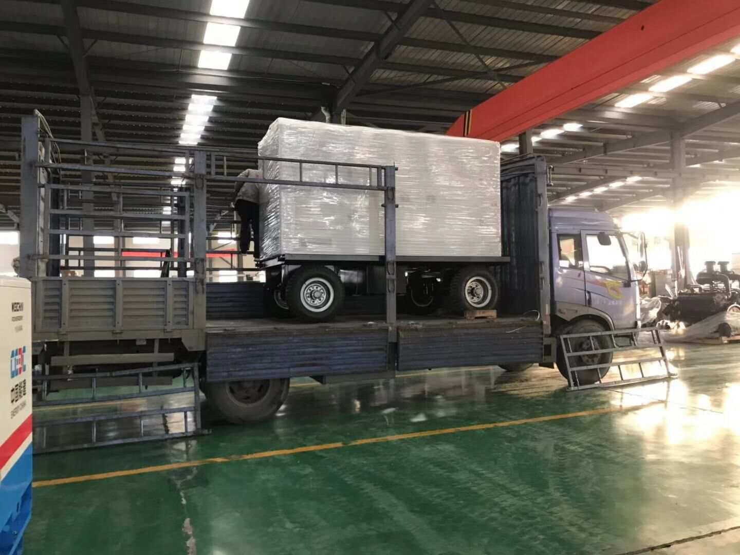 1月11日，耿先生從華全動(dòng)力采購(gòu)的400kw靜音式防雨棚柴油發(fā)電機(jī)組現(xiàn)已成功發(fā)往河北省