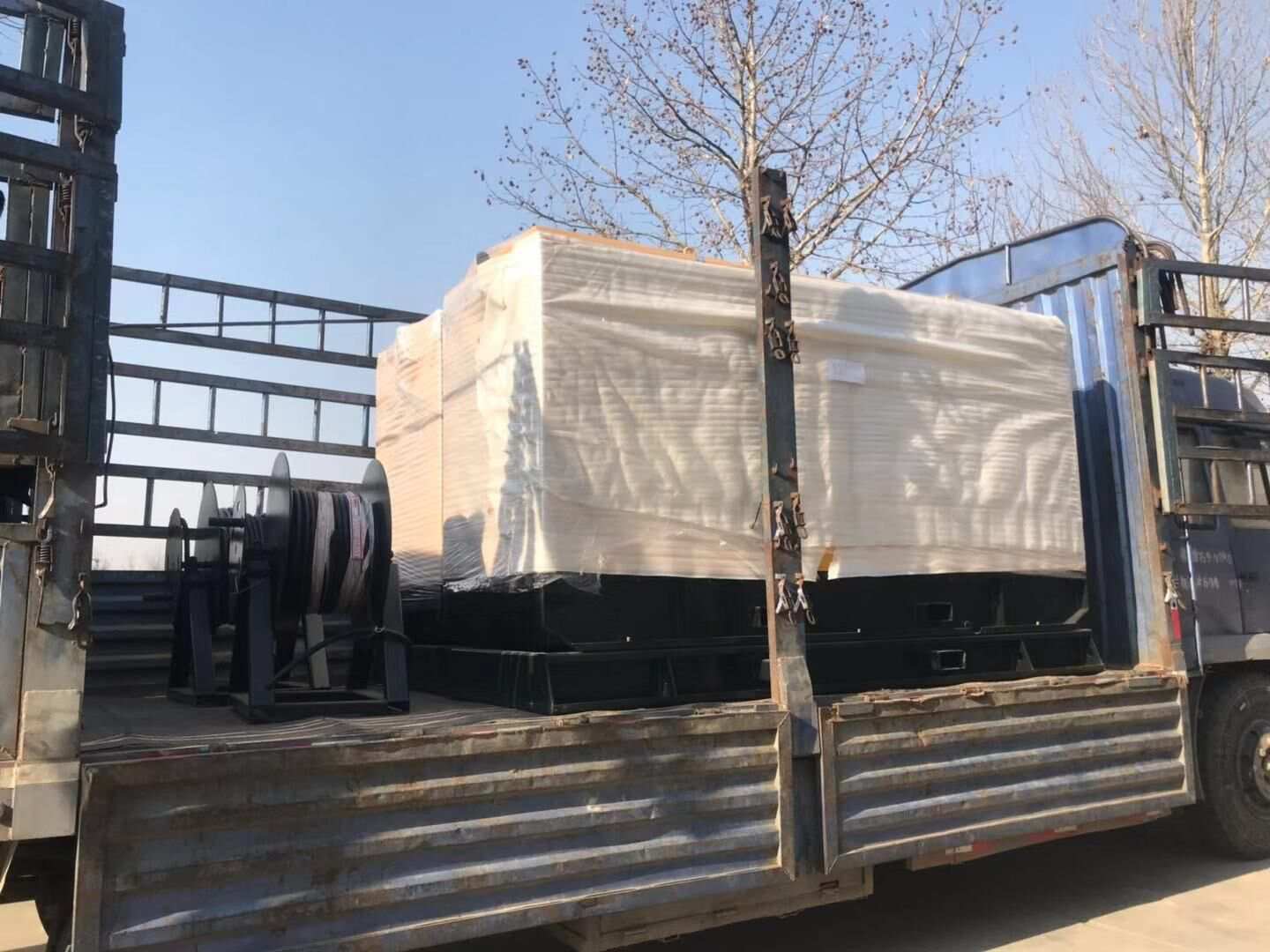 1月16日，謝先生從華全動(dòng)力采購的380kw標(biāo)配柴油發(fā)電機(jī)組成功發(fā)往山東省