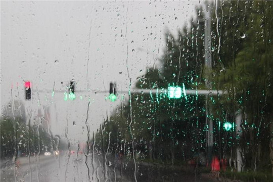 華全發(fā)電機(jī)組下雨天發(fā)貨