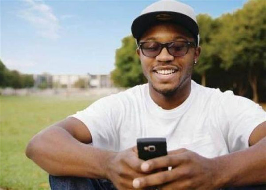 非洲電力設(shè)施不足，手機(jī)卻大量使用，主要靠這3種方法進(jìn)行充電